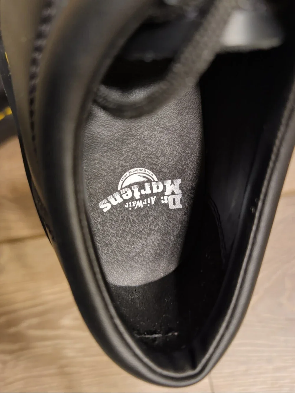 DR. MARTENS 8053 Quad Smooth Leather Platform Shoes Unisex Size M7/W8